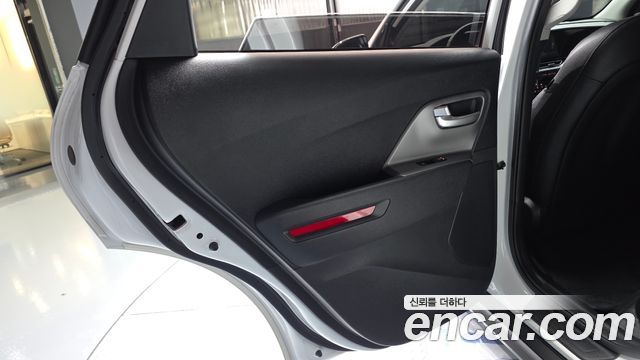 Kia Niro 2024 — photo 15