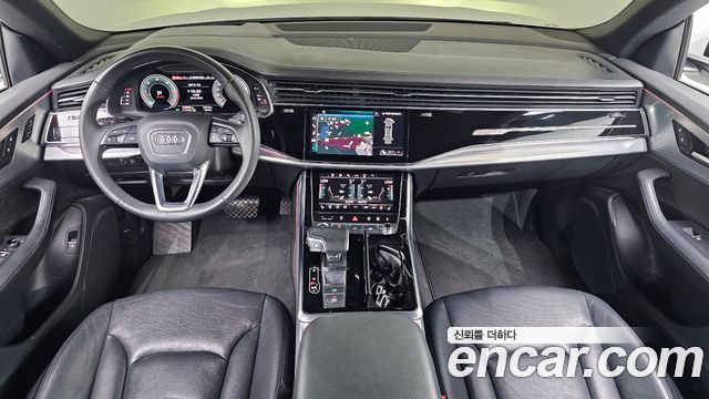Audi Q8 2021 — photo 10