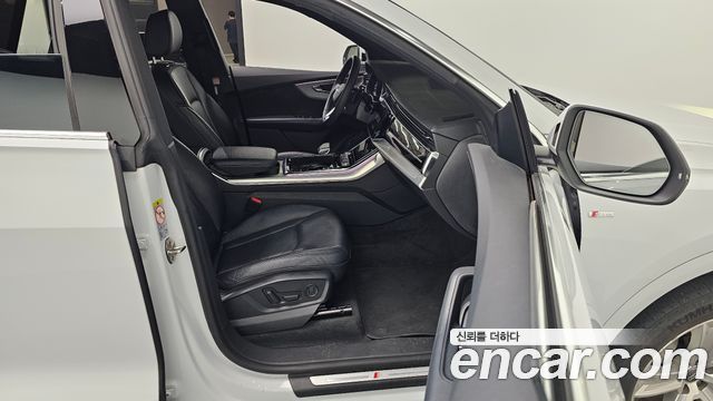 Audi Q8 2021 — photo 13