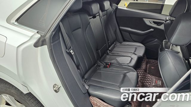Audi Q8 2021 — photo 17