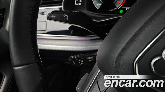 Audi Q8 2021 — photo 24