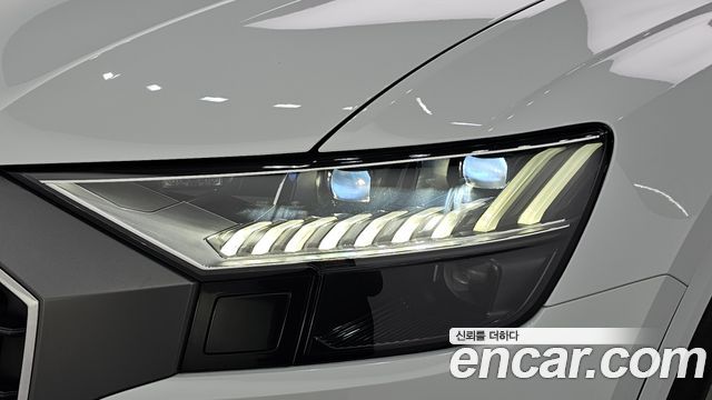 Audi Q8 2021 — photo 8