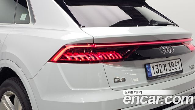 Audi Q8 2021 — photo 9