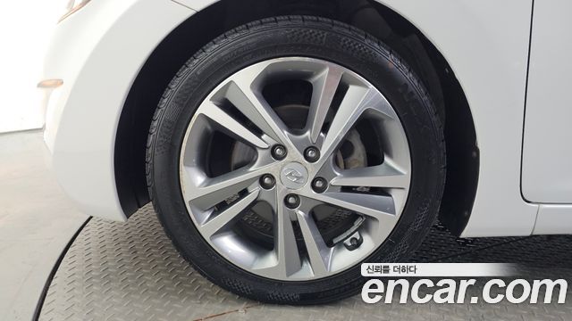 Hyundai AVANTE 2011 — photo 5