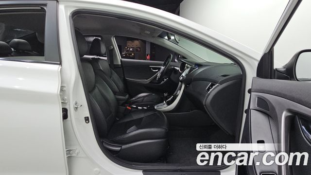 Hyundai AVANTE 2011 — photo 12