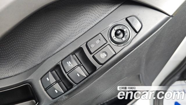 Hyundai AVANTE 2011 — photo 13