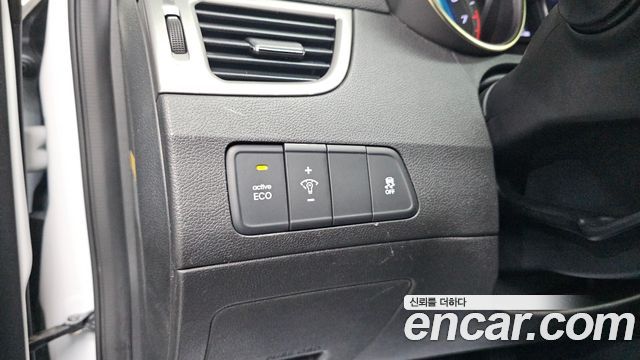 Hyundai AVANTE 2011 — photo 14