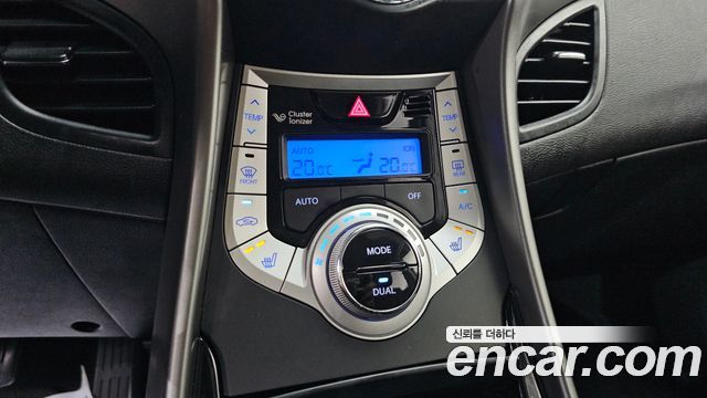 Hyundai AVANTE 2011 — photo 18