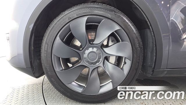 Tesla Model Y 2024 — photo 5