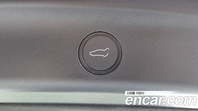Tesla Model Y 2024 — photo 23