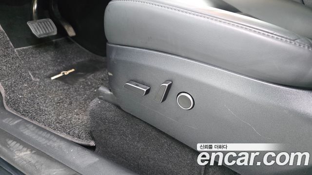 Tesla Model Y 2024 — photo 32