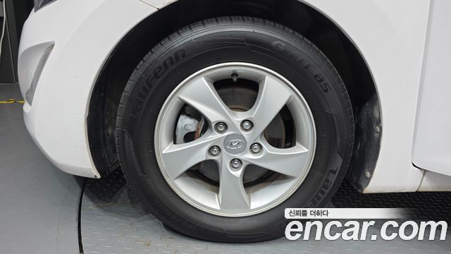 Hyundai AVANTE 2014 — photo 5