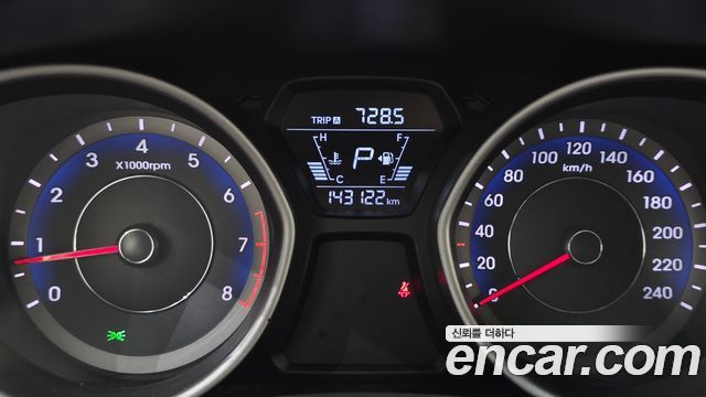 Hyundai AVANTE 2014 — photo 11