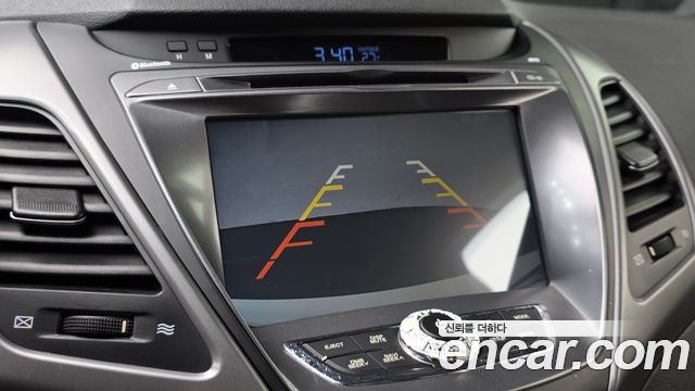 Hyundai AVANTE 2014 — photo 21