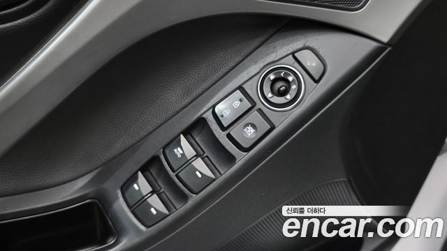 Hyundai AVANTE 2014 — photo 26