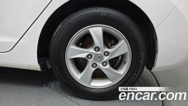Hyundai AVANTE 2014 — photo 7