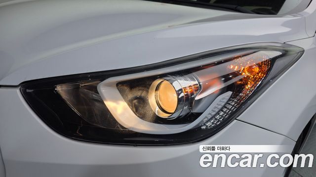 Hyundai AVANTE 2014 — photo 8