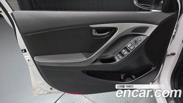 Hyundai AVANTE 2014 — photo 14
