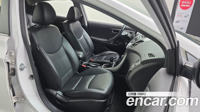 Hyundai AVANTE 2014 — photo 16
