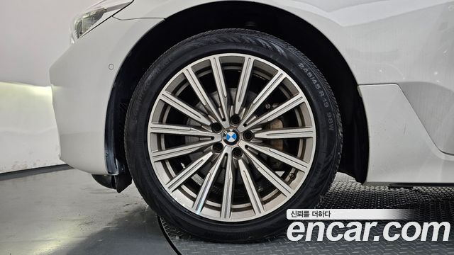 BMW Gran Turismo 2019 — photo 5
