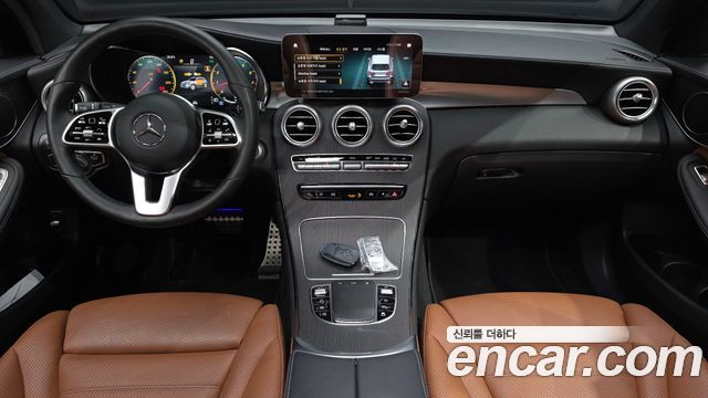 Mercedes-Benz GLC-Class 2022 — photo 10