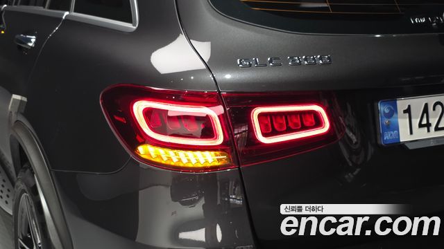 Mercedes-Benz GLC-Class 2022 — photo 9