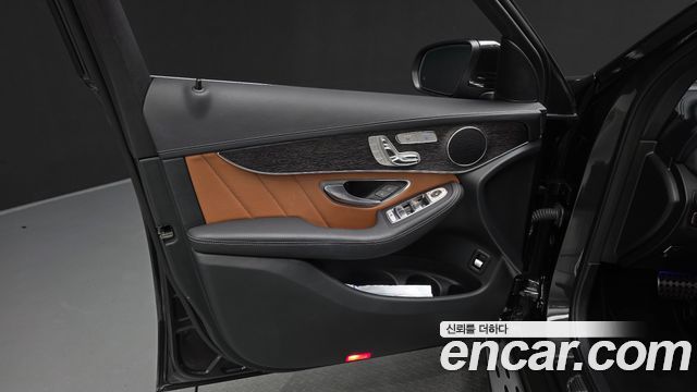 Mercedes-Benz GLC-Class 2022 — photo 14
