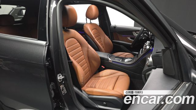 Mercedes-Benz GLC-Class 2022 — photo 16