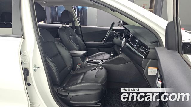 Kia Niro 2021 — photo 16