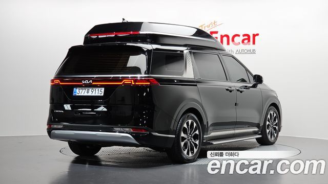 Kia Canival 2023 — photo 2