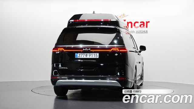Kia Canival 2023 — photo 4