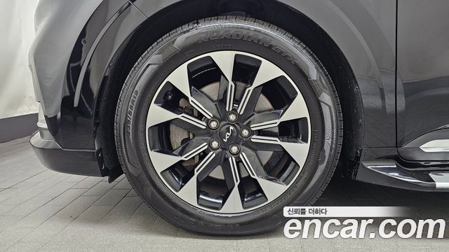 Kia Canival 2023 — photo 5