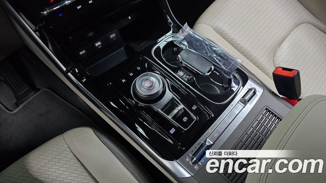 Kia Canival 2023 — photo 12