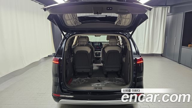 Kia Canival 2023 — photo 22