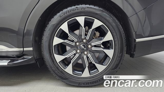 Kia Canival 2023 — photo 7