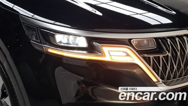 Kia Canival 2023 — photo 8
