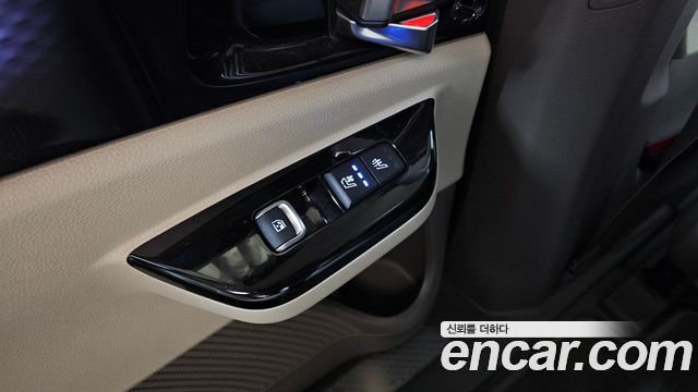 Kia Canival 2023 — photo 28