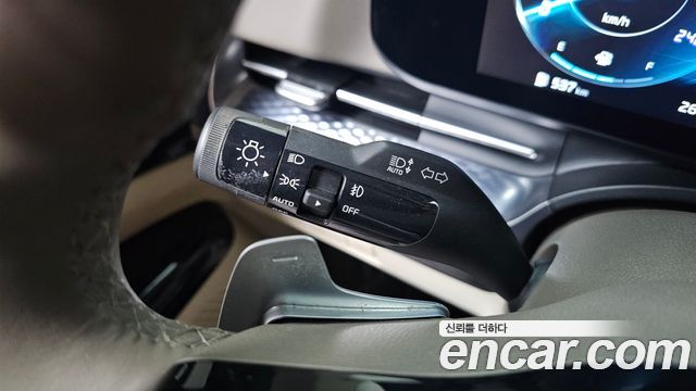 Kia Canival 2023 — photo 29