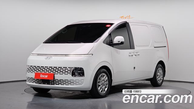 Hyundai Staria 2025 — photo 1