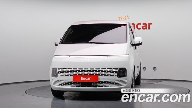 Hyundai Staria 2025 — photo 3