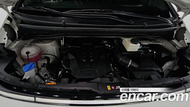Hyundai Staria 2025 — photo 6