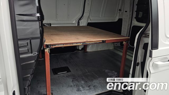 Hyundai Staria 2025 — photo 18