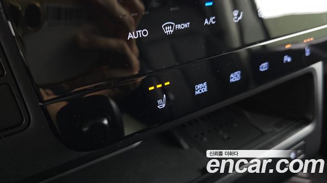 Hyundai Staria 2025 — photo 22