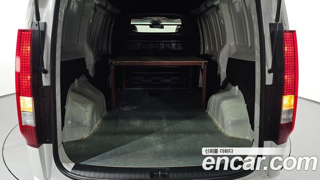 Hyundai Staria 2025 — photo 24