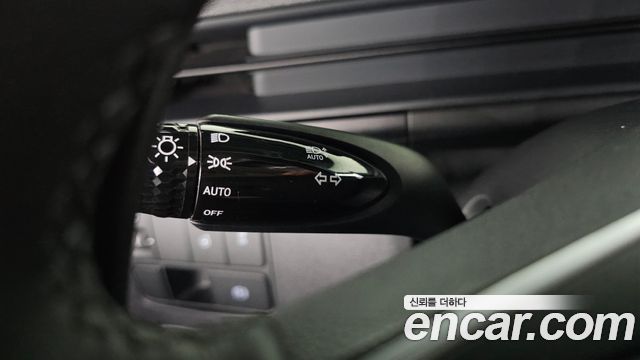 Hyundai Staria 2025 — photo 25