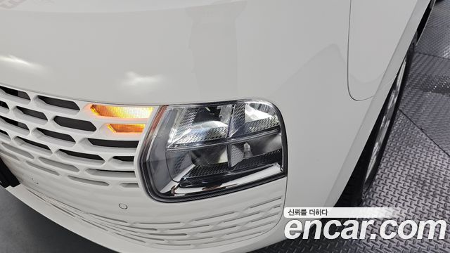 Hyundai Staria 2025 — photo 8