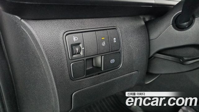 Hyundai Staria 2025 — photo 27