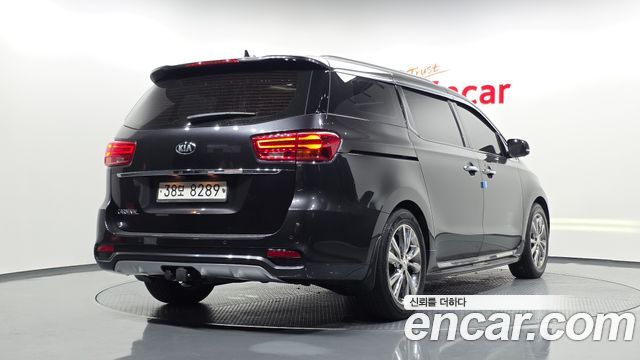 Kia Canival 2019 — photo 2