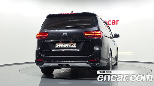 Kia Canival 2019 — photo 4