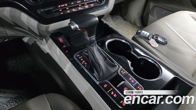 Kia Canival 2019 — photo 12